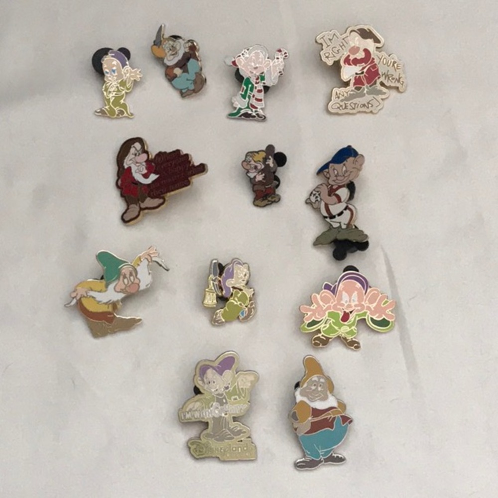 Sold   12 pin Seven Dwarf bundle